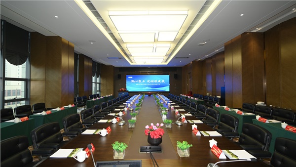  凝心聚力，突圍謀發(fā)展